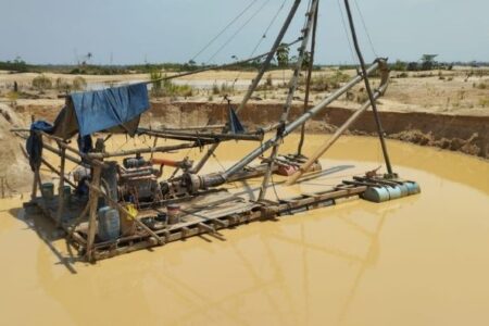 Alto Comisionado presentó a futuros legisladores los desafíos de la estrategia nacional contra la minería ilegal